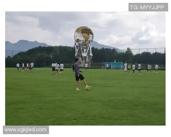 足球明星亲临都匀激情打球视频精彩瞬间回顾与球迷互动盛况揭秘