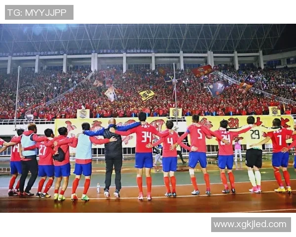 足球明星场外精彩瞬间高清图片集锦展现他们的生活与风采