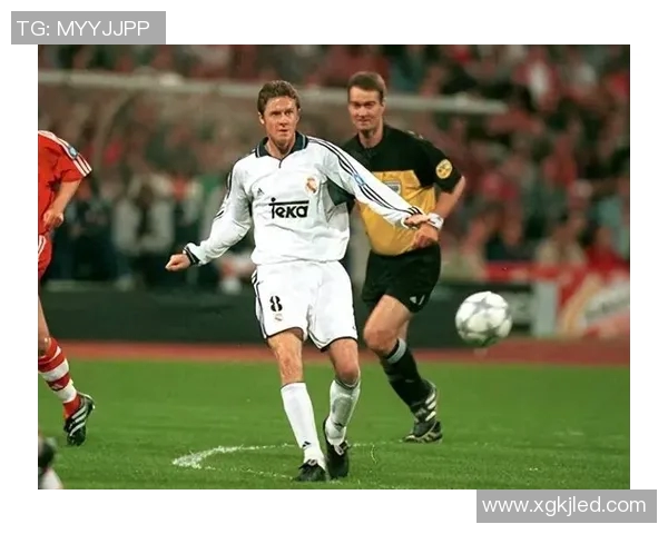 小哨足球明星盘点:那些在绿茵场上闪耀的年轻才俊们 小哨足球明星盘点:那些在绿茵场上闪耀的年轻才俊们